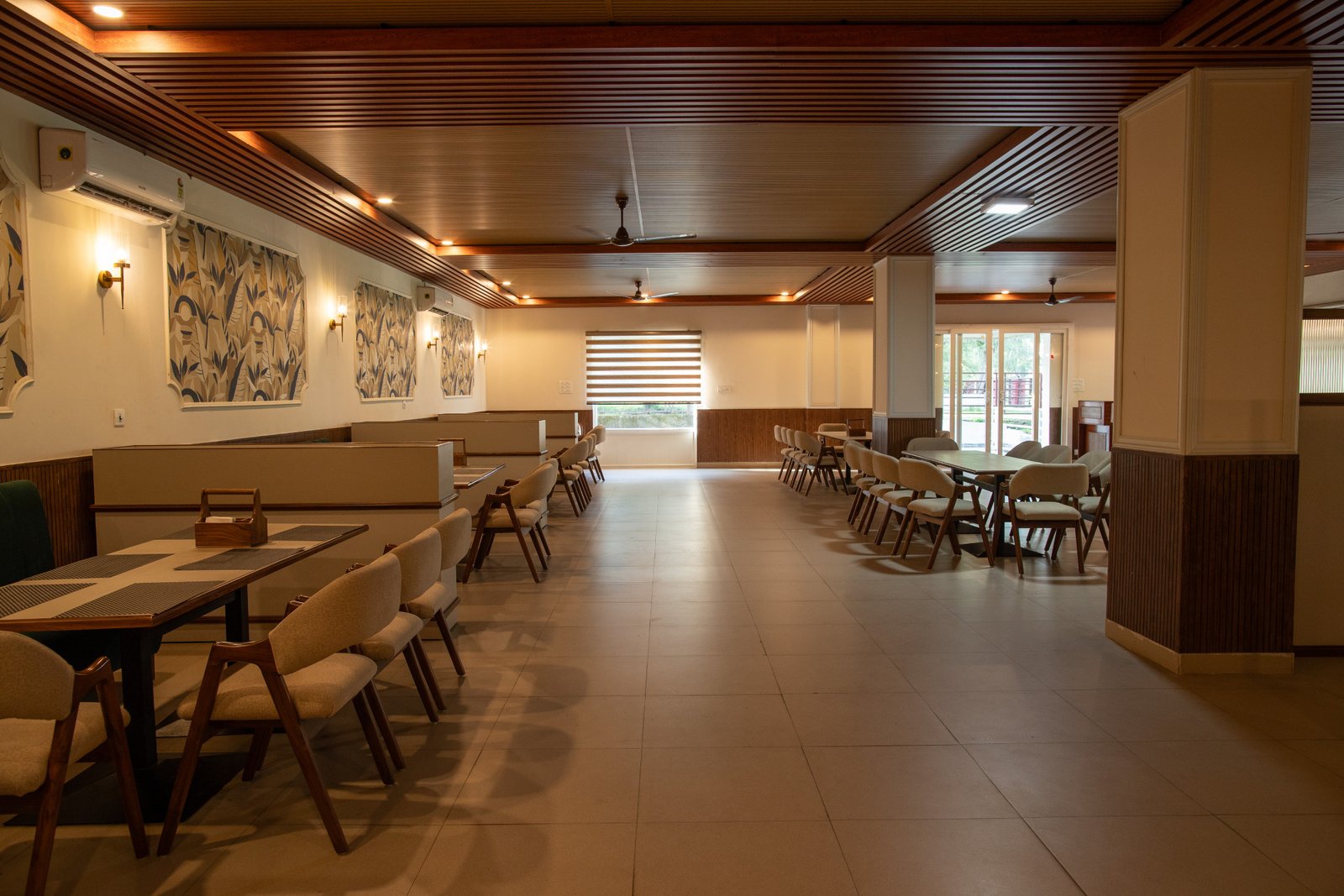 Restaurant Hall